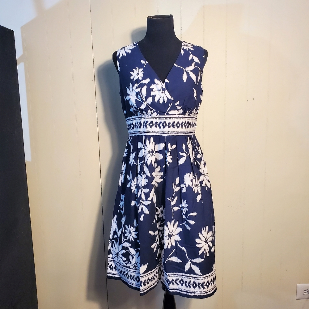 Chadwicks Sleeveless Knee length cotton blue white floral dress 12
